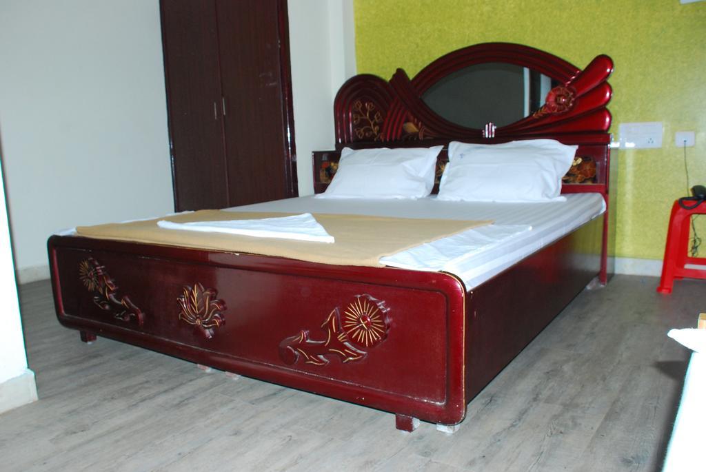 Jayalakshmi Residency Ξενοδοχείο Τιρουπάτι Δωμάτιο φωτογραφία