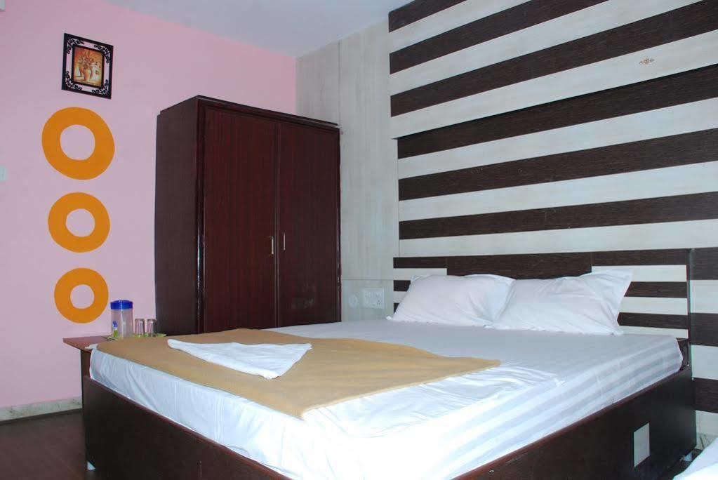 Jayalakshmi Residency Ξενοδοχείο Τιρουπάτι Εξωτερικό φωτογραφία